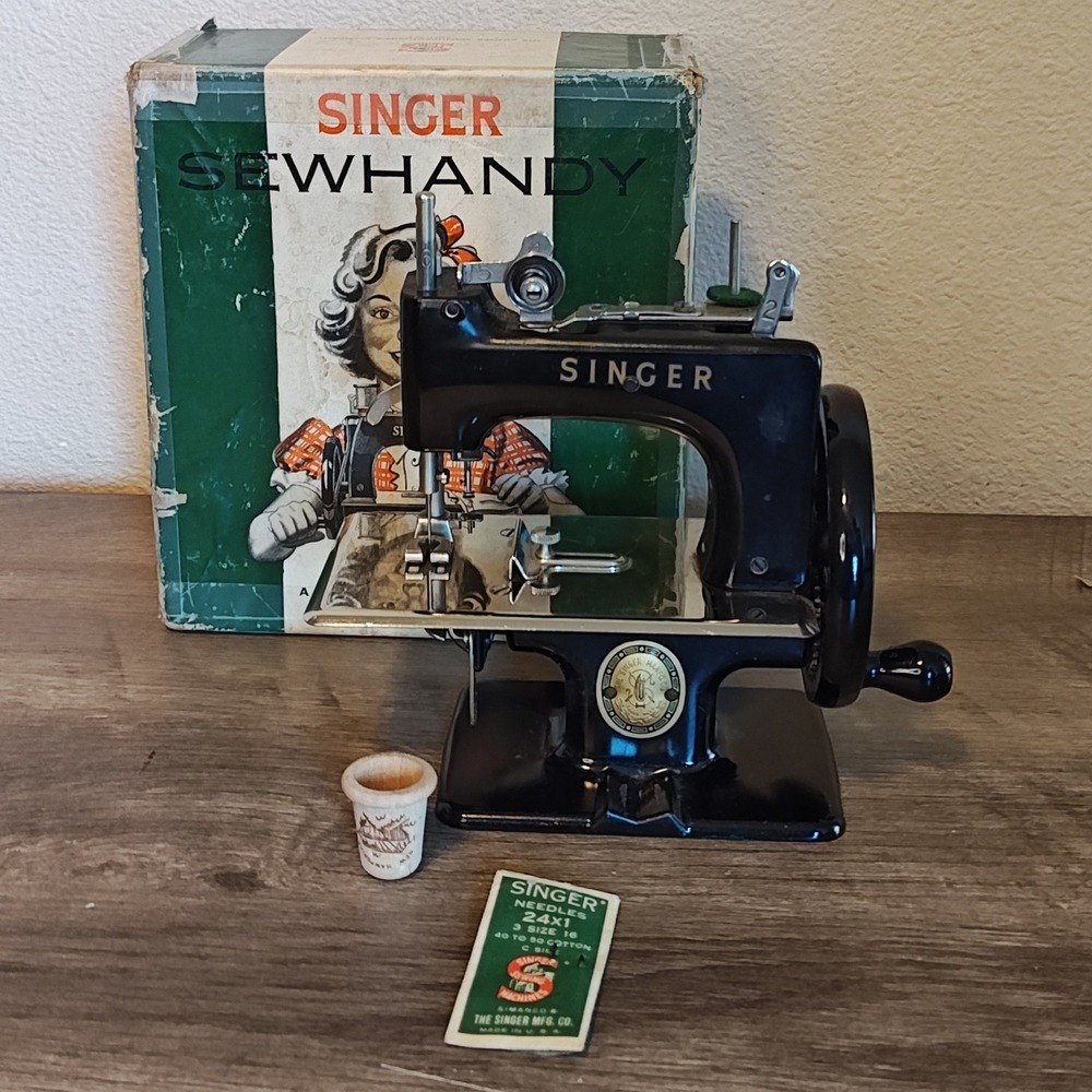 Singer Sewhandy 20 Sewing Machine Kids One Size Black Vintage Hand Crank Toy Box